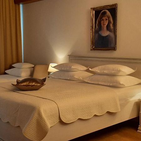 Guest House Fenix بريلا الغرفة الصورة